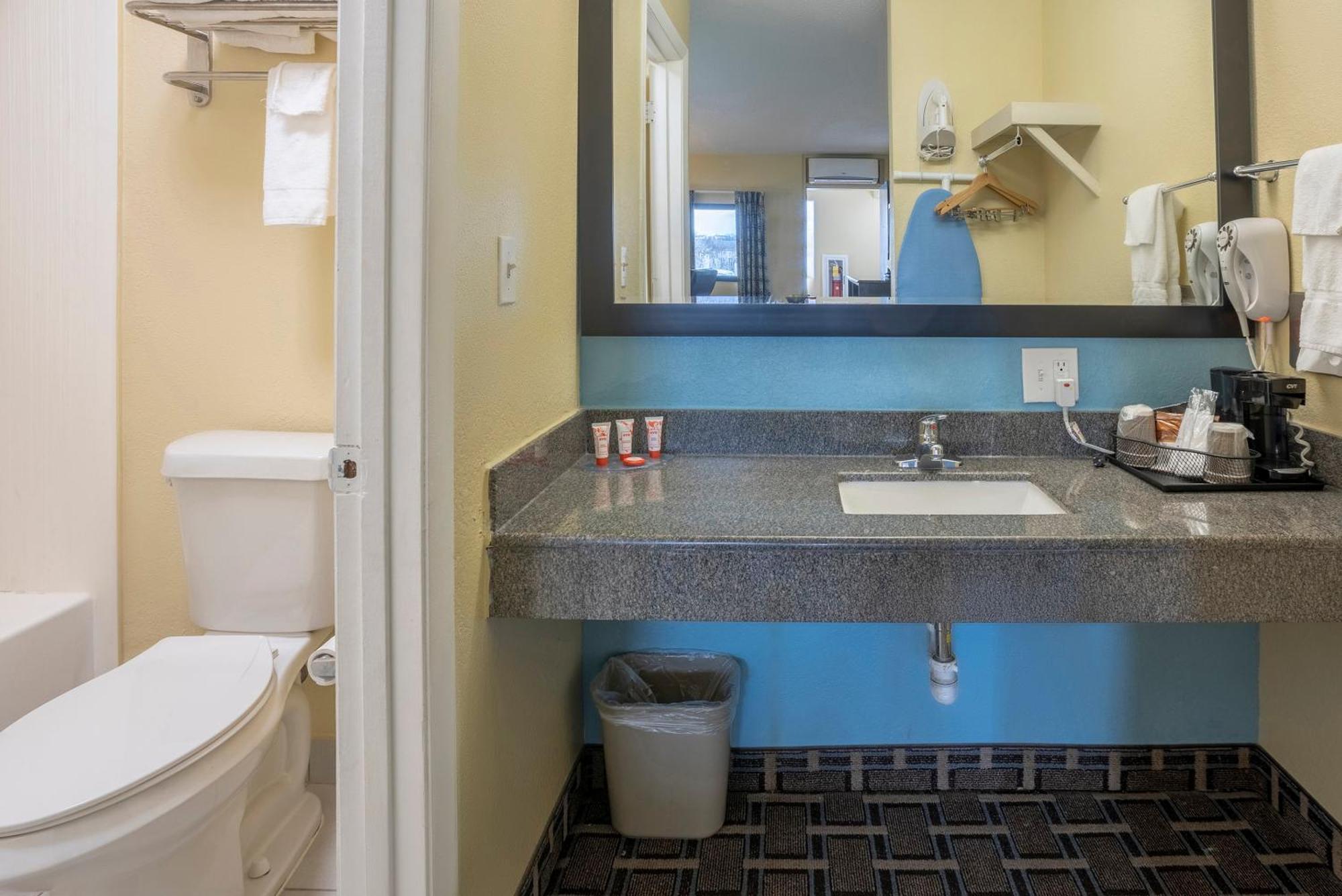 Oyo Hotel Knoxville Tn Cedar Bluff I-40 외부 사진